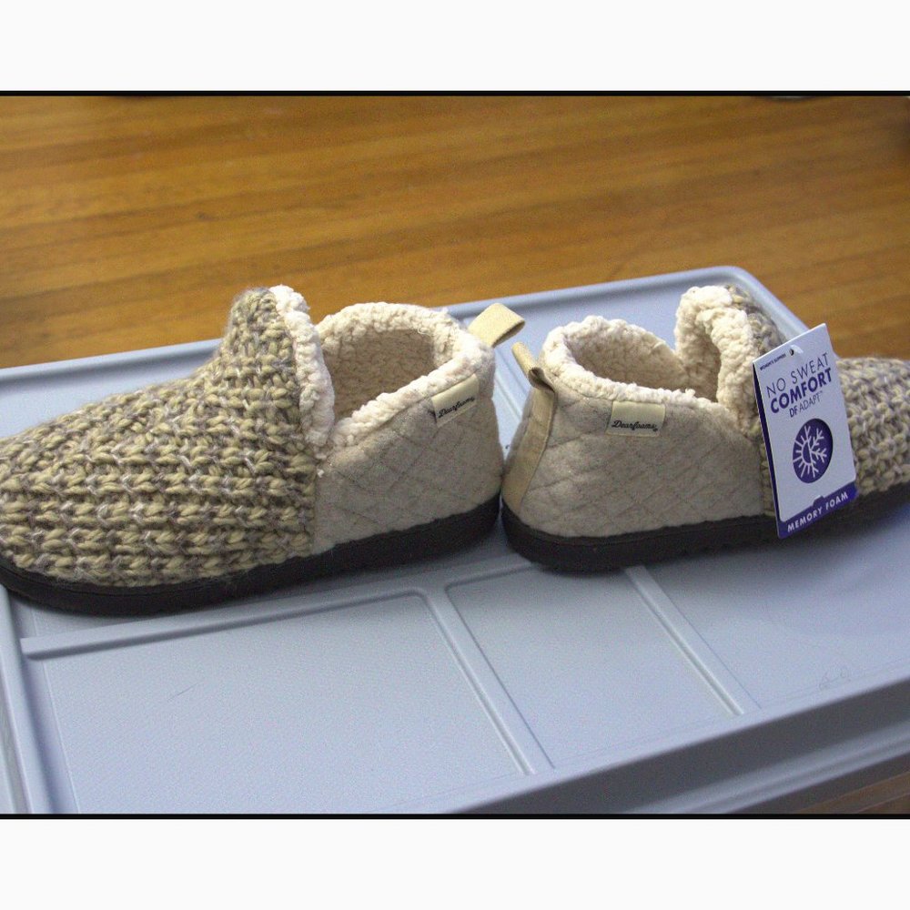 WOMAN SLIPPERS